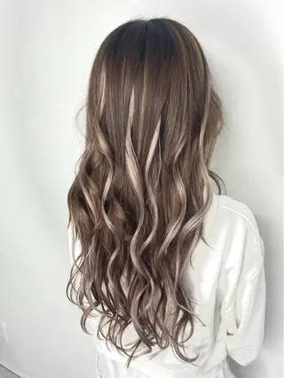 ロング カラー ヘアアレンジ vizz by el yts 北谷エクステのヘアスタイル