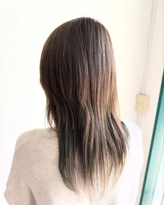 ロング カラー 大塚 しおりのヘアスタイル