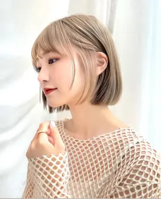 ミディアム 栄/レイヤー/ 津野 こころのヘアスタイル