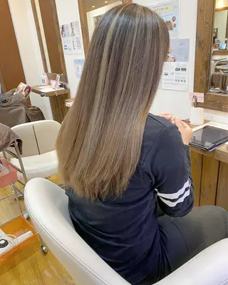 ロング カラー 横浜ブリーチムラ直し ハイトーン/ブリーチのヘアスタイル