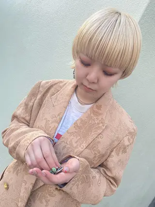 ショート カラー ブリーチカラーが人気 onnuのヘアスタイル