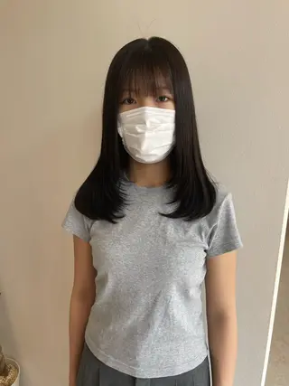 セミロング 鈴木 梨瑚のヘアスタイル