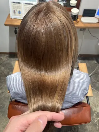 セミロング カラー ベージュ/ 髪質改善 /末田柊希のヘアスタイル