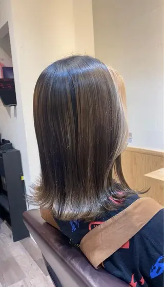 ミディアム 横山 カミールのヘアスタイル