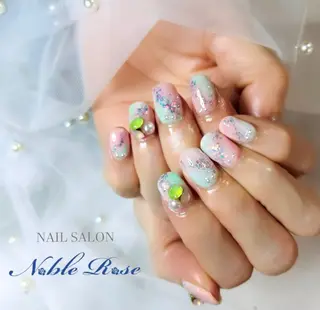 ネイル Noble Rose🥀のネイルデザイン