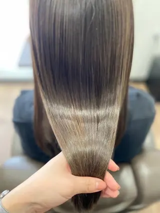 カラー 岩﨑 智穂のヘアスタイル
