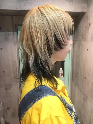 ミディアム カラー ホワイト&レイヤーカ ットエクステ長畠俊輔のヘアスタイル
