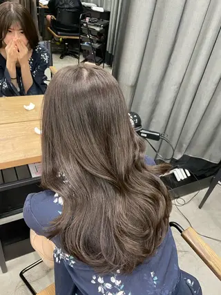 ロング 伊藤 莉奈　韓国ヘアのヘアスタイル