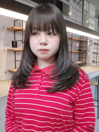 ミディアム 葉 /レイヤーカットのヘアスタイル