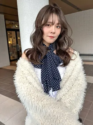 ロング YAMADA AIKAのヘアスタイル