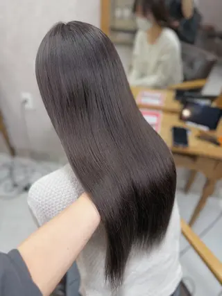 ロング Colore（コローレ）所属・顔タイプ/ダブルカラ ー/りりかのヘアスタイル