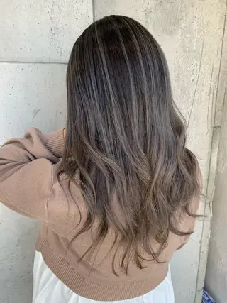 セミロング カラー Mikuri 【Little】のヘアスタイル