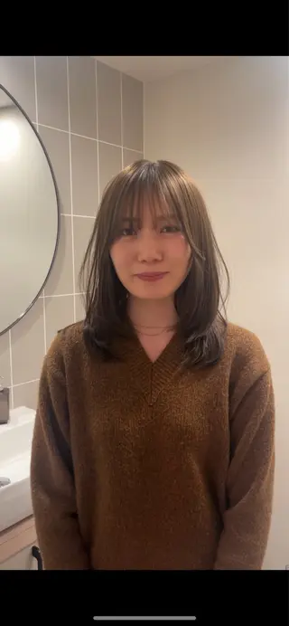 ミディアム -みつま はるな-のヘアスタイル