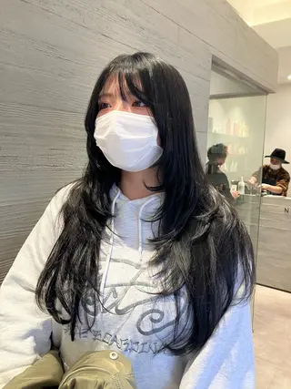 ロング サキ🤍ハイトーン 🩰くびれ巻きヘアのヘアスタイル