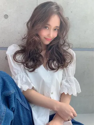 セミロング カラー パーマ ヘアアレンジ 🪞［公式］ UNITED横浜🪞のヘアスタイル