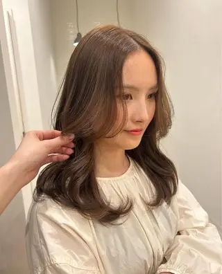 ミディアム レイヤーカット/長岡 グレージュ/マユ🎀のヘアスタイル
