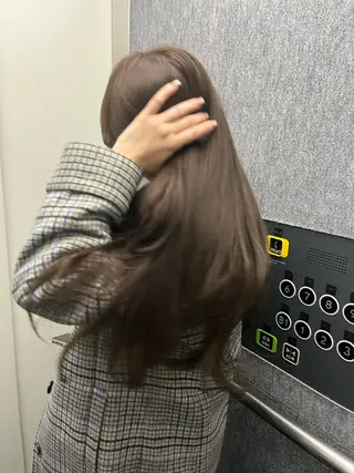 ロング カラー レイヤーカット 新宿🤍Maiのヘアスタイル