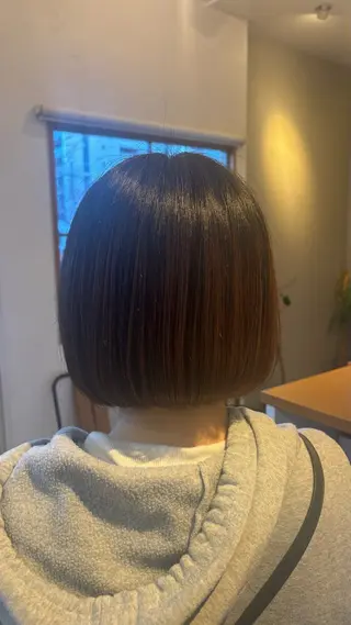 ショート makoto⌇レイヤ ー⌇艶カラー🍒のヘアスタイル