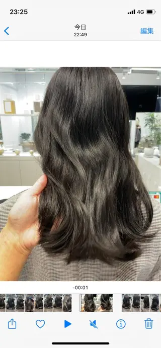 カラー 表参道ミディアム レイヤー山岸季生のヘアスタイル