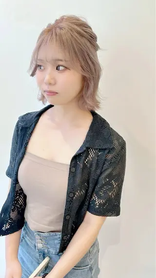ショート カラー 小顔レイヤー/ ベージュ🤍Rieのヘアスタイル