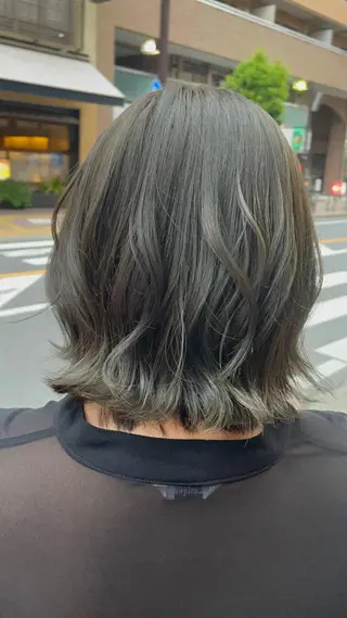 ミディアム カラー CoCooN Hiromiのヘアスタイル
