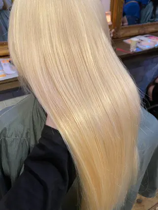 ロング カラー ヘアアレンジ 【ブリーチはお任せ】 ハイトーン✨yuraのヘアスタイル