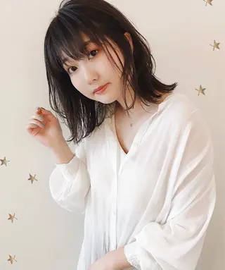 ミディアム カラー 市川 千夏のヘアスタイル