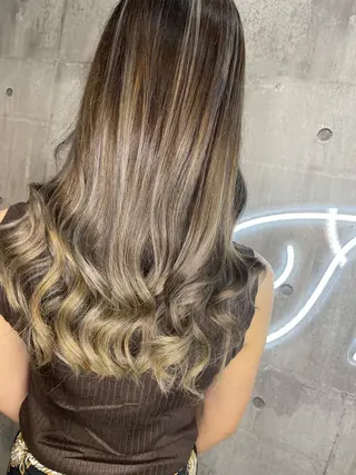 ロング カラー パーマ ヘアアレンジ メンズ キッズ ネイル マツエク・マツパ アイブロウ 韓国/顔周り/透明感 /レイヤー/ひなたのヘアスタイル