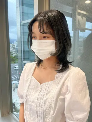 ミディアム ウルフカット/吉村 桃子のヘアスタイル