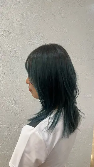 ミディアム 山本 梨華のヘアスタイル