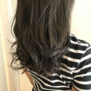 セミロング 中司 莉菜のヘアスタイル