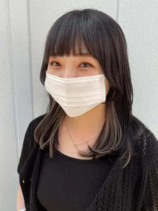 セミロング SEAM アキホのヘアスタイル