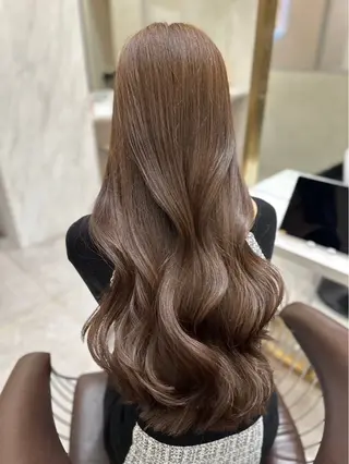 ロング カラー yui🎀ブリーチ なしベージュ／博多のヘアスタイル