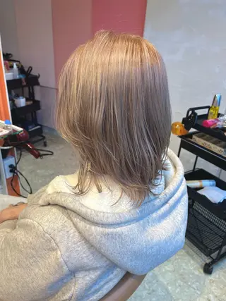 ミディアム カラー うしだ かおるのヘアスタイル