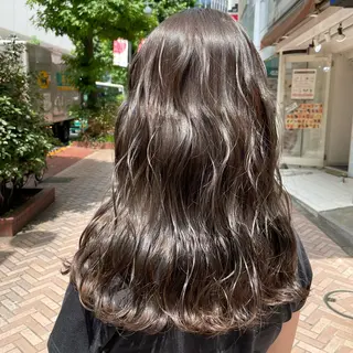 セミロング カラー ゆう🫧 透明感/ハイトーンのヘアスタイル