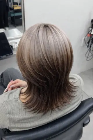ミディアム カラー 蔭山 幸奈のヘアスタイル
