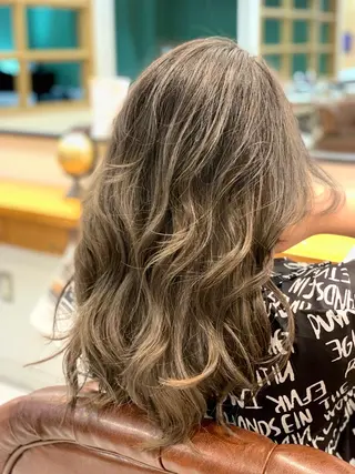 セミロング カラー 廣瀬 智志のヘアスタイル