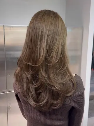 カラー ゆうま/ 抜け感艶カラーのヘアスタイル