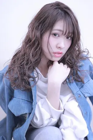 セミロング カラー 及川 光のヘアスタイル