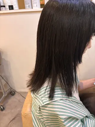 セミロング 吉井 愛のヘアスタイル