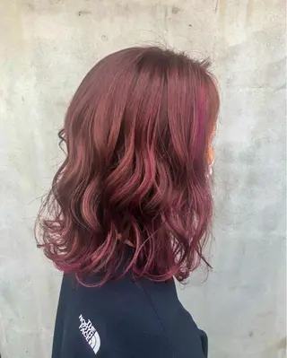 ミディアム カラー 佐藤 美聡のヘアスタイル