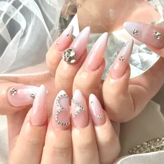 ネイル ルシイ🎀新宿長さ 出しパーツ専門店のネイルデザイン