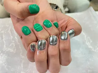 ネイル はばすみれ🎀ﾈｲﾙ 光ﾌｪｲｼｬﾙ ﾍｱのネイルデザイン