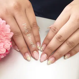 ネイル Petit Fleur所属・青柳 亜梨奈のマツエク・マツパデザイン