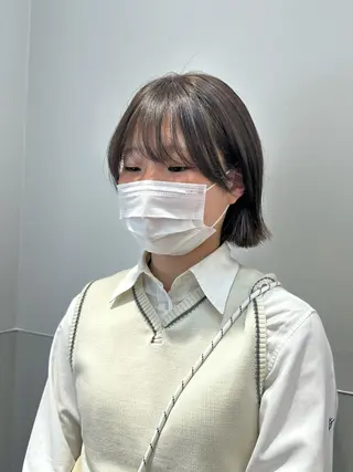 ミディアム カラー パーマ ヘアアレンジ メンズ キッズ ネイル マツエク・マツパ アイブロウ 切りっぱなしヘアボブ ミディアムヘアRYOのヘアスタイル