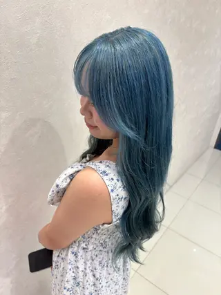 ロング カラー 石坂 瀬音のヘアスタイル