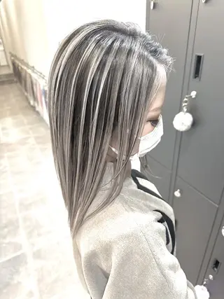 ミディアム カラー ヘアアレンジ ハイトーン カラーのヘアスタイル