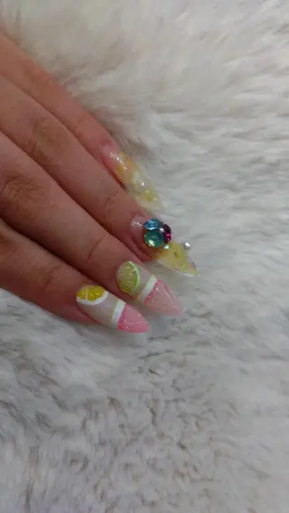 ネイル 大島 七海のネイルデザイン