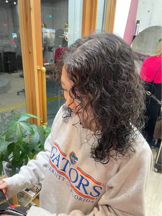 ロング パーマ 東 史夏のヘアスタイル