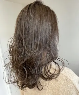 セミロング カラー 心斎橋韓国ボブ 好原良真のヘアスタイル